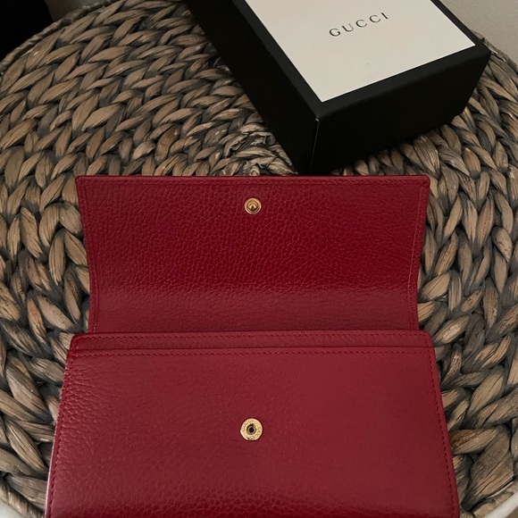 Gucci Red Continental Wallet - Picture 3 of 5
